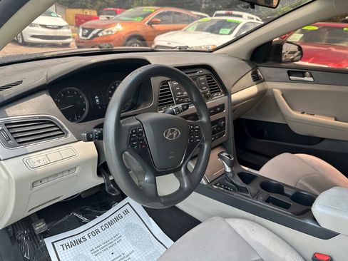 Used 2017 Hyundai Sonata SE FWD image 7