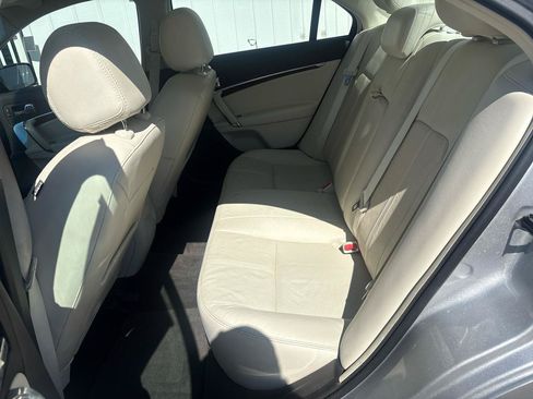 Used 2012 Lincoln MKZ FWD image 18