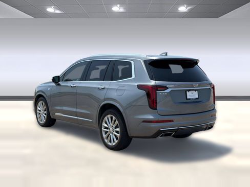 Used 2021 Cadillac XT6 Premium Luxury FWD image 3