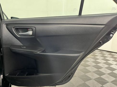 Used 2015 Toyota Camry XLE image 13