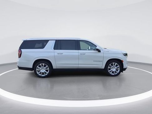 Used 2021 Chevrolet Suburban High Country AWD/4WD image 9