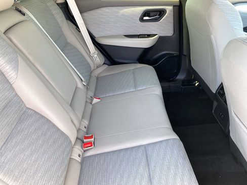 Certified 2023 Nissan Rogue SV FWD image 12