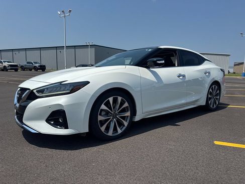 Used 2023 Nissan Maxima Platinum w/ Sport Mat Group FWD image 2