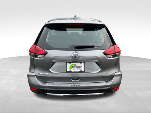 Used 2017 Nissan Rogue S image 7