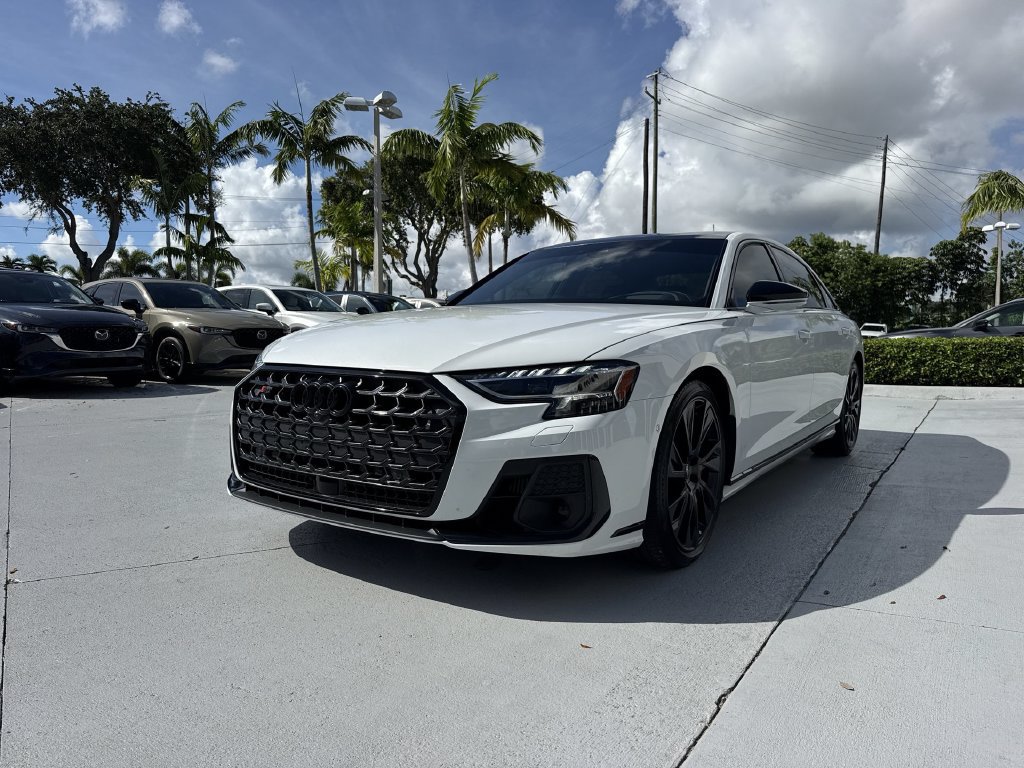 Used 2025 Audi S8 w/ Executive Package AWD/4WD image 31