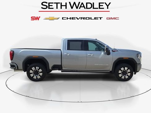New 2026 GMC Sierra 2500 Denali w/ Denali Reserve Package AWD/4WD image 8