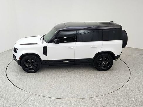 Used 2025 Land Rover Defender 110 X-Dynamic SE AWD/4WD image 37