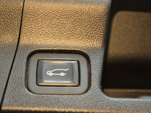 Used 2020 GMC Acadia AT4 image 19