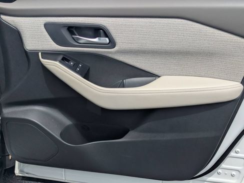 Certified 2023 Nissan Rogue SV FWD image 13