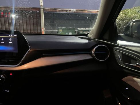 Used 2025 Chevrolet Trax LT w/ LT Convenience Package image 35