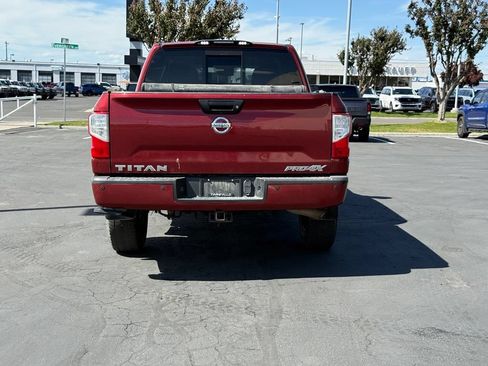 Used 2018 Nissan Titan PRO-4X AWD/4WD image 4