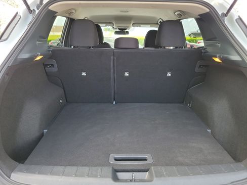 Certified 2025 Nissan Kicks SV FWD image 12