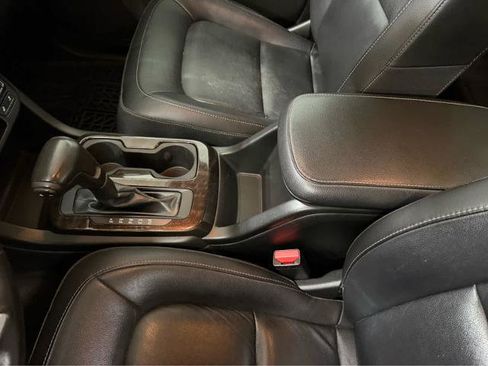 Used 2015 GMC Canyon SLT AWD/4WD image 22