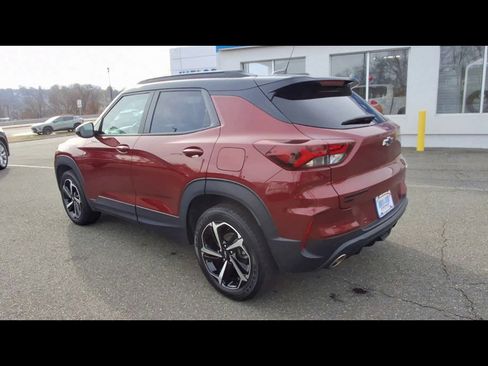 Certified 2023 Chevrolet TrailBlazer RS w/ Sun and Liftgate Package AWD/4WD image 6