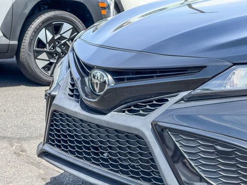 Used 2024 Toyota Camry SE FWD image 3