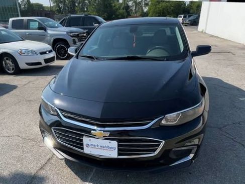 Used 2018 Chevrolet Malibu LT w/ Leather Package FWD image 5