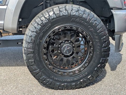 Used 2024 Ford F250 Platinum image 11