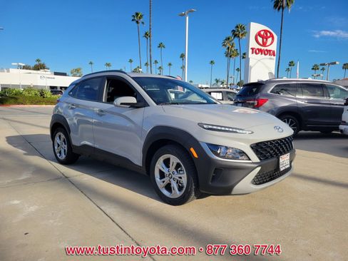 Used 2023 Hyundai Kona SEL image 2
