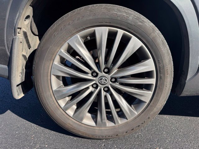Used 2021 Toyota Highlander Platinum AWD/4WD image 10