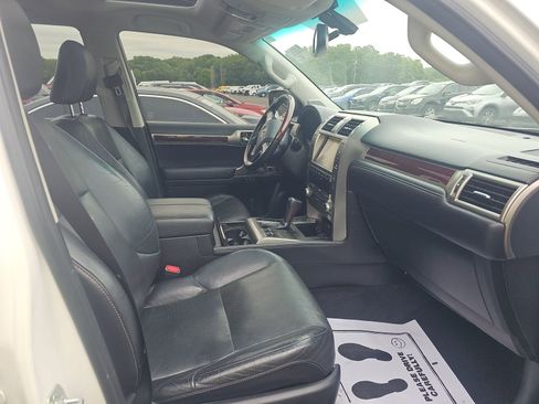 Used 2017 Lexus GX 460 Premium w/ Premium Package AWD/4WD image 11