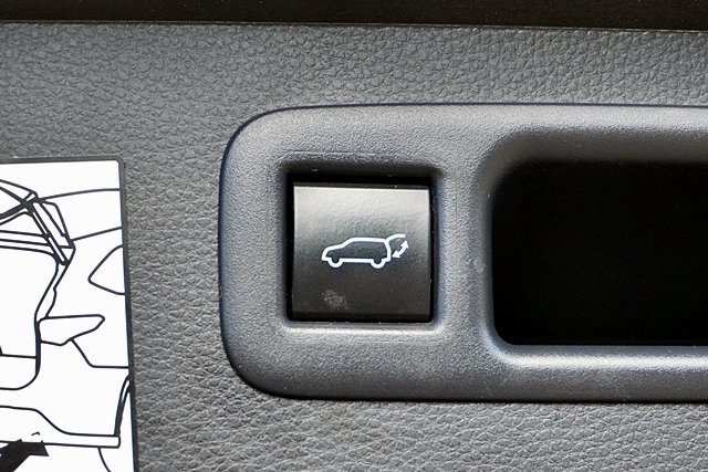 Used 2023 Toyota Highlander Limited FWD image 21