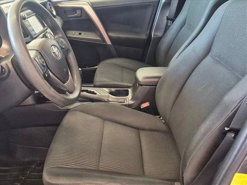 Used 2015 Toyota RAV4 LE AWD/4WD image 18
