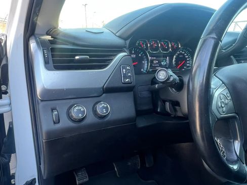 Used 2019 Chevrolet Suburban LT image 14