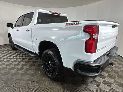 Used 2025 Chevrolet Silverado 1500 LT Trail Boss AWD/4WD image 4
