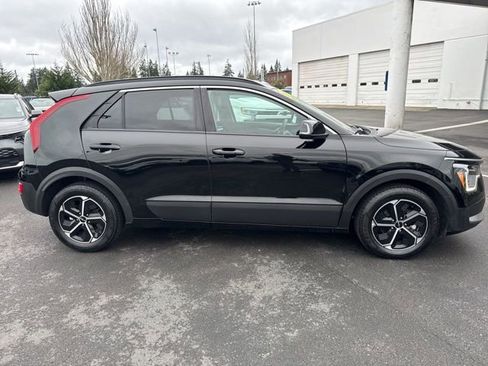 Certified 2023 Kia Niro EX image 4