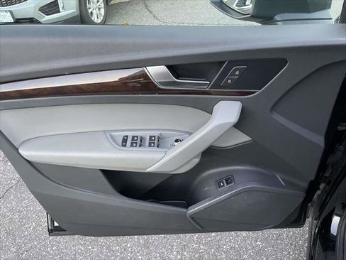 Used 2019 Audi Q5 2.0T Premium image 16