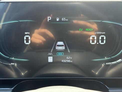 Used 2023 Kia Niro EX Touring FWD image 24