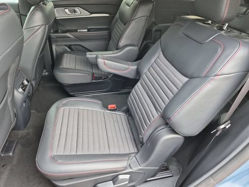 New 2026 Ford Explorer ST-Line w/ ST-Line Street Pack AWD/4WD image 18