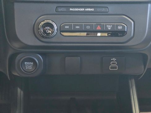 New 2025 Ford Maverick Lobo image 13