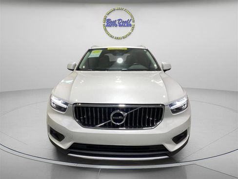 Used 2019 Volvo XC40 T4 Inscription FWD image 6