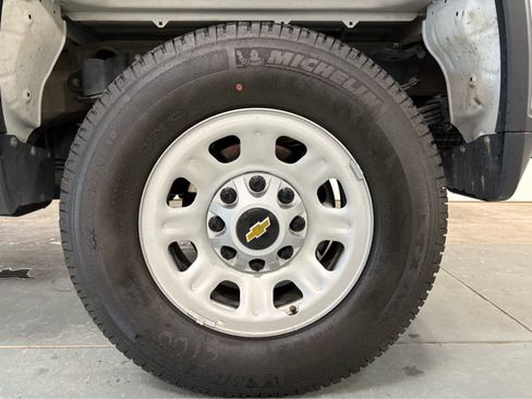 Certified 2024 Chevrolet Silverado 3500 W/T image 13