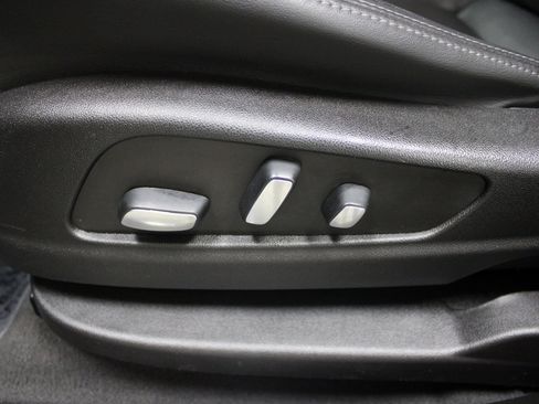 Used 2023 Cadillac XT6 Premium Luxury image 15