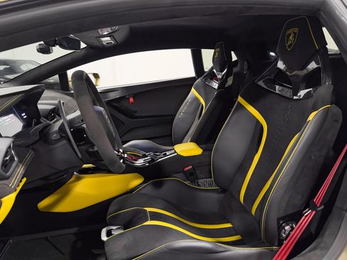 Used 2023 Lamborghini Huracan Tecnica RWD image 14