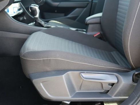 Used 2025 Volkswagen Jetta S image 9