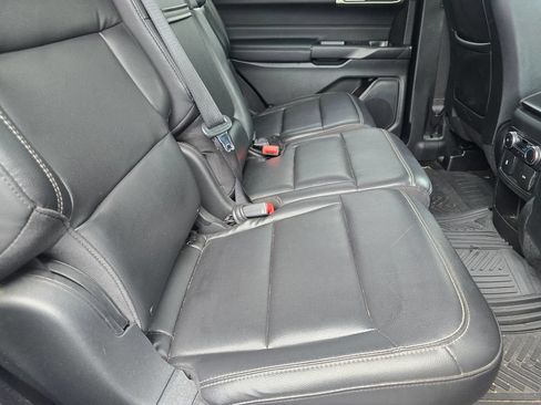 Used 2020 Ford Explorer XLT w/ Equipment Group 202A AWD/4WD image 12