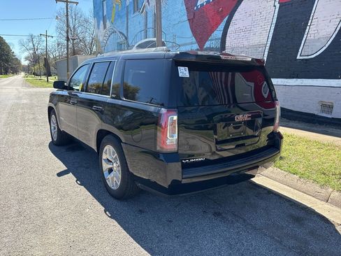 Used 2019 GMC Yukon SLT w/ HD Trailering Package image 4
