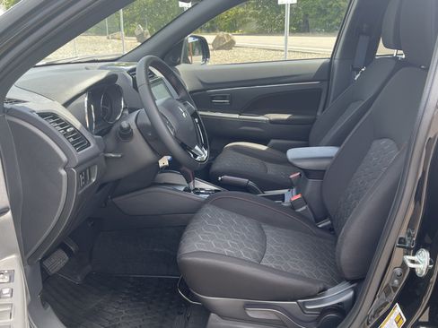 Used 2025 Mitsubishi Outlander Sport AWD image 11