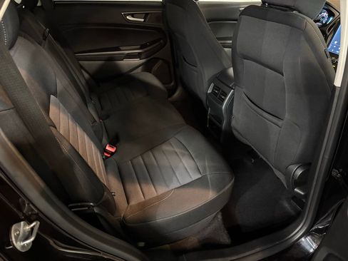 Used 2024 Ford Edge SE w/ Black Appearance Package image 8