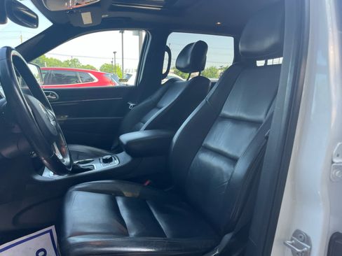 Used 2020 Jeep Grand Cherokee Limited AWD/4WD image 9