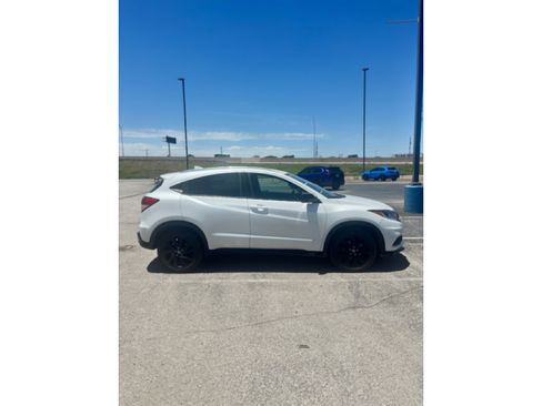 Used 2021 Honda HR-V Sport image 4