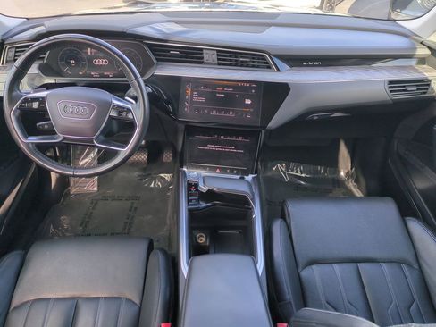 Used 2019 Audi e-tron Prestige w/ Prestige Package image 13