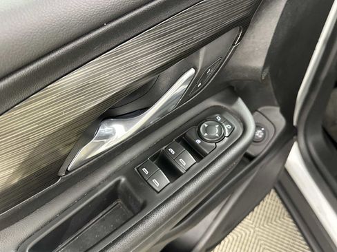 Used 2022 GMC Terrain SLE w/ Driver Convenience Package image 17