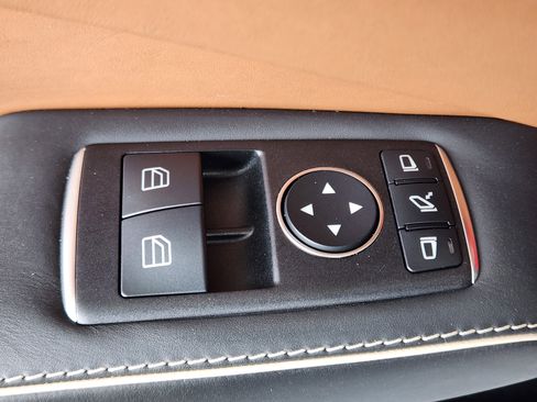 Used 2019 Mercedes-Benz SL 550 image 14