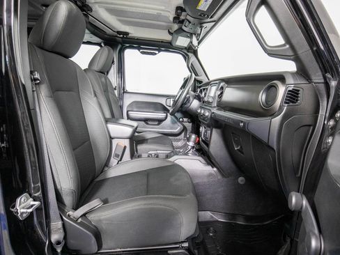 Used 2018 Jeep Wrangler Unlimited Sport image 10