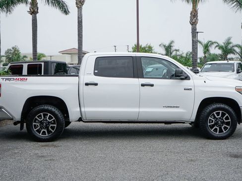 Used 2018 Toyota Tundra SR5 w/ TRD Off Road Package image 10