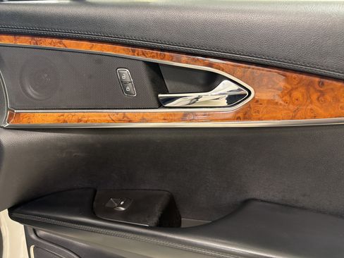 Used 2018 Lincoln MKX Reserve w/ Lincoln MKX Climate Package FWD image 13
